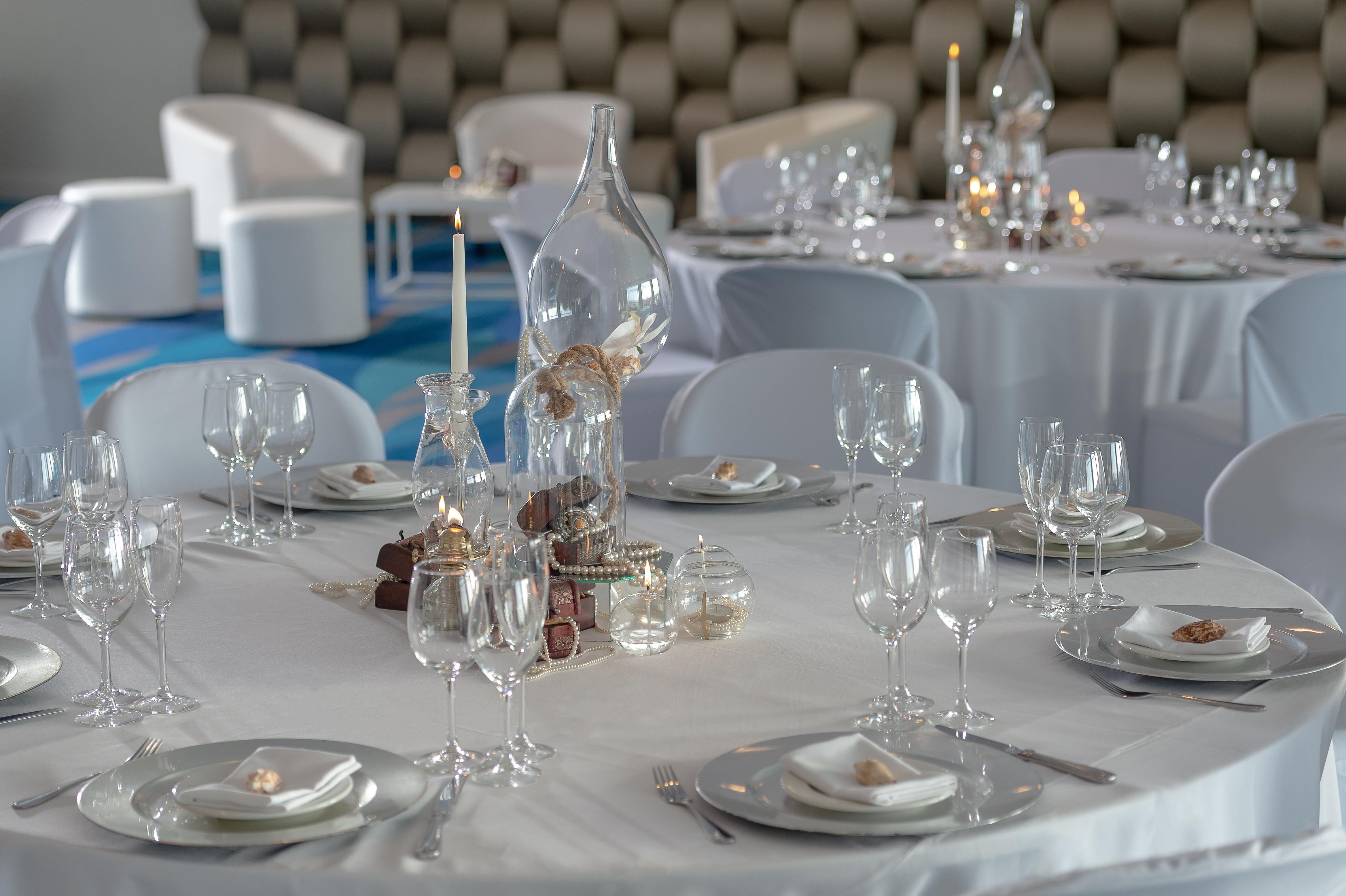 فندق راديسون بلو ووترفرونت، كيب تاون المظهر الخارجي الصورة A table set for a formal dinner