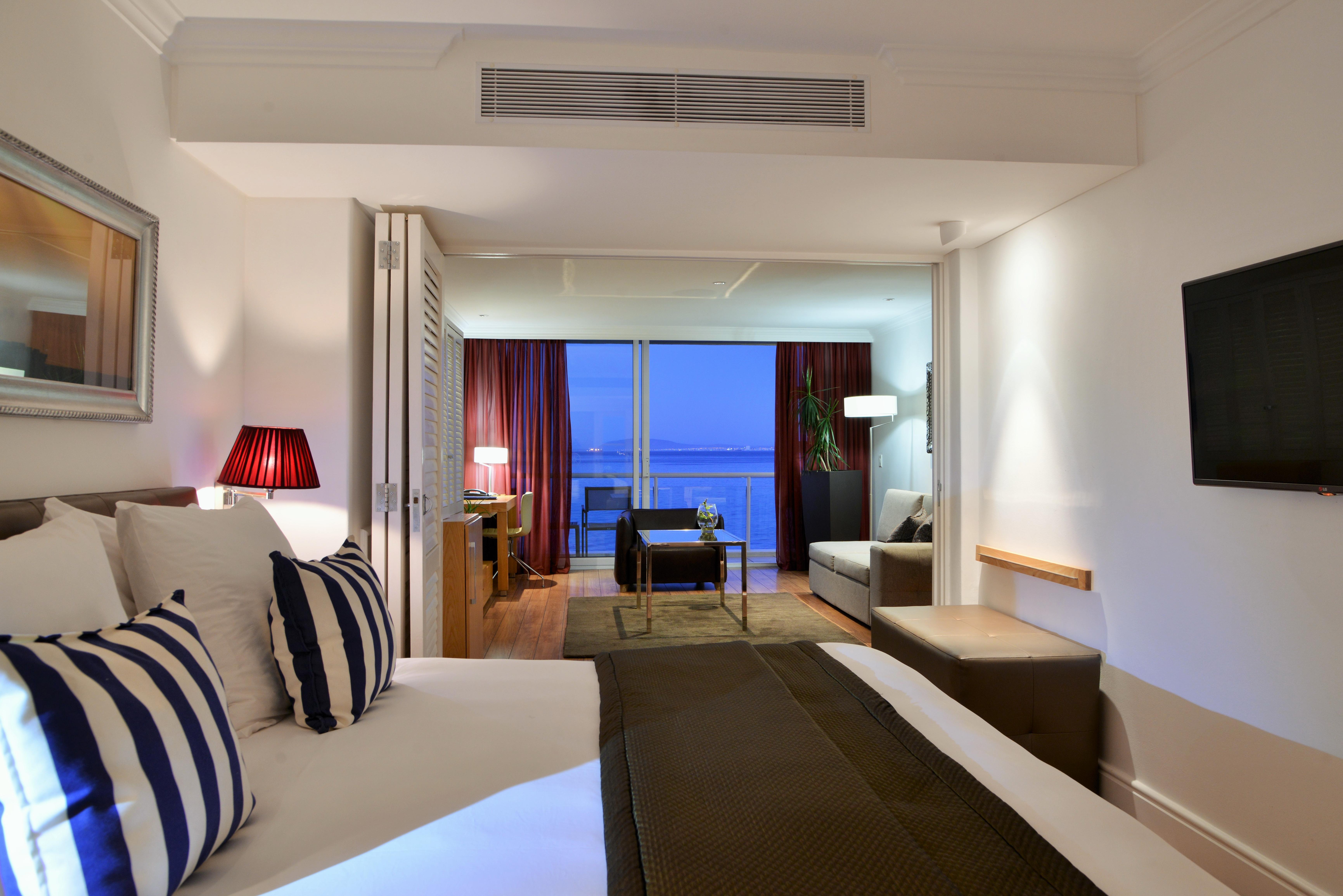 فندق راديسون بلو ووترفرونت، كيب تاون المظهر الخارجي الصورة A room at the hotel