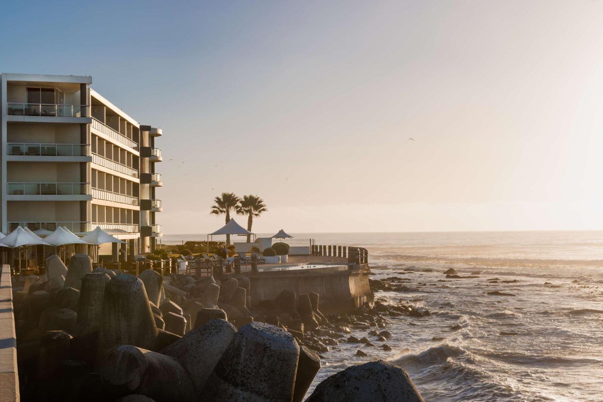 فندق راديسون بلو ووترفرونت، كيب تاون المظهر الخارجي الصورة The Bay Lodge