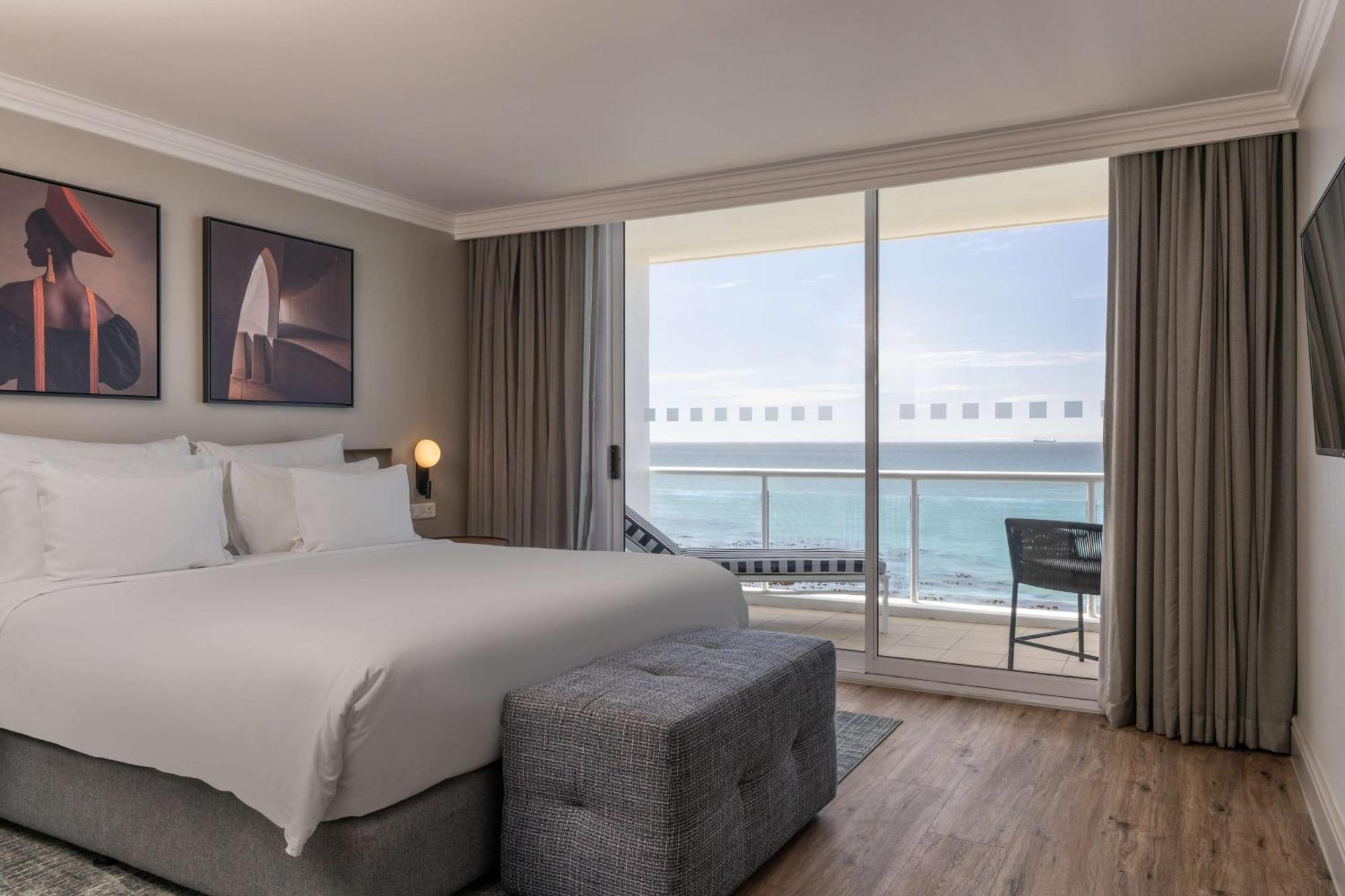 فندق راديسون بلو ووترفرونت، كيب تاون المظهر الخارجي الصورة A bedroom at the hotel