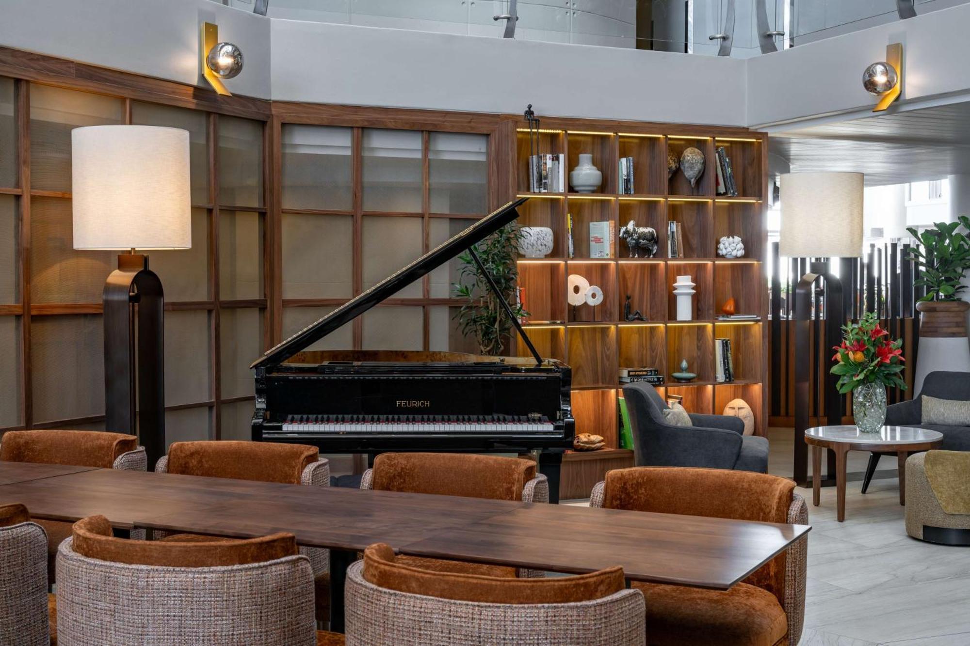 فندق راديسون بلو ووترفرونت، كيب تاون المظهر الخارجي الصورة The lounge at the airport